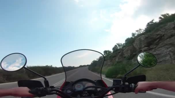 Ιππασία Μοτοσικλέτας Στο Βουνό Πεντέλη Στην Ελλάδα Περνάω Λίγο Ελεύθερο — Αρχείο Βίντεο
