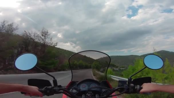 Jazda Motocyklu Penteli Grecji Spędzanie Wolnego Czasu Letnie Popołudnie — Wideo stockowe