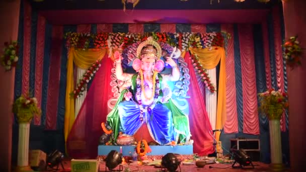 Indian God Lord Ganesha Ganpati Chaturthi Festival Pandal Colorful Lights — Vídeo de stock