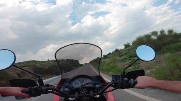 Езда Мотоцикле Горе Пентели Греции Провожу Свободное Время Летний День — стоковое видео