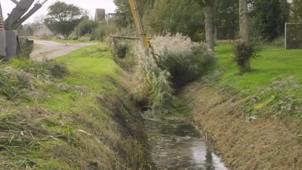 Nettoyage Obligatoire Des Fossés Aux Pays Bas Pour Éviter Les — Video