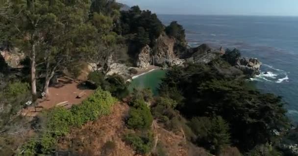 Aerial Shot Flying Trees Reveal Water Fall Mcway Falls Julia — Vídeos de Stock