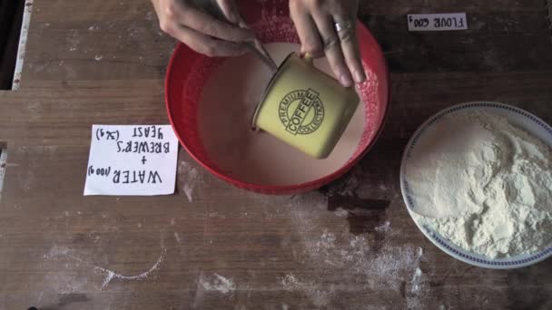 Woman Mix Water Brewer Bread Cake Recipe Wood Labeled Ingredient — Vídeo de Stock