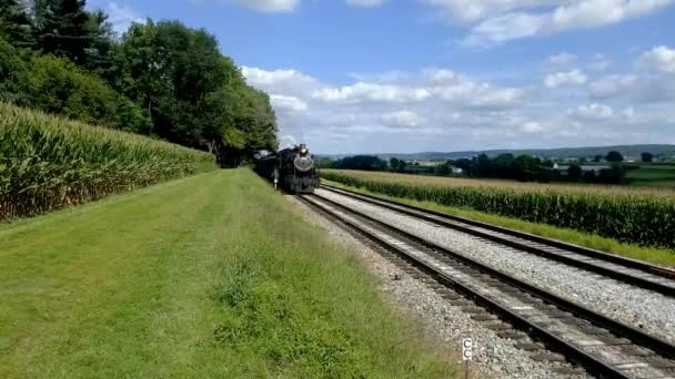 Steam Train Pulling Out Picnic Area Amish Farmlands — Vídeo de Stock