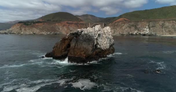 Aerial Drone Stock Video Bixby Bridge Highway Water Shore Big — ストック動画