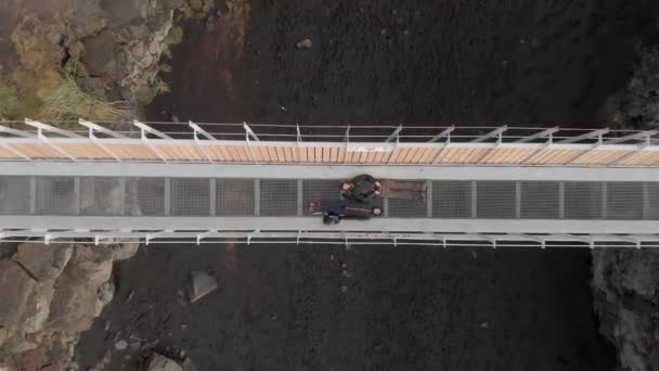 Aerial Shot Cute Tourist Couple Lay Bridge Continents — Stok video