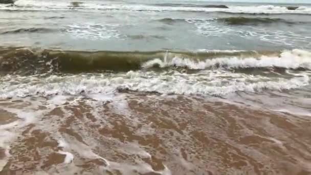 Waves Gulf Coast Roll Sand Comes Ashore — Vídeo de Stock