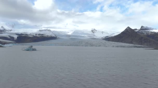 Wide Aerial Shot Glacial Lagoon — Stockvideo