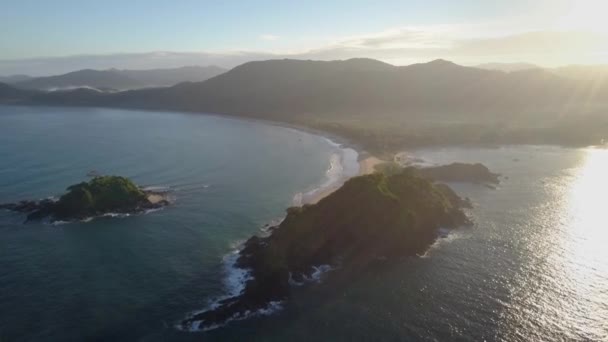 Aerial Wide Pedestal Tracking Shot Nacpan Beach Twin Beach Sunset — Vídeo de stock