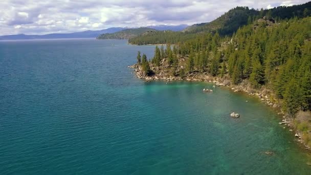 Drone Footage Taken East Lake Tahoe Nevada Captures Emerald Blue — Stockvideo