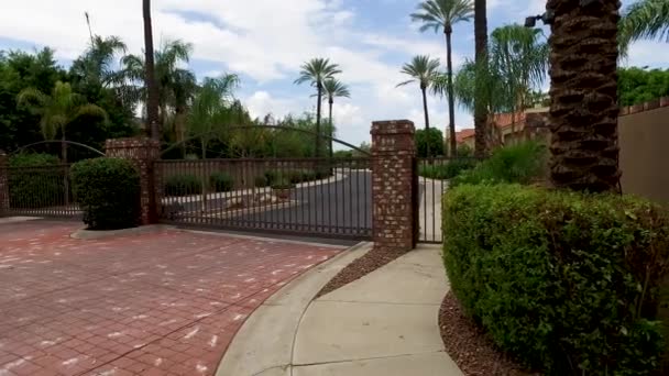 Beveiligingspoorten Beschermen Eigendom Scottsdale Arizona — Stockvideo