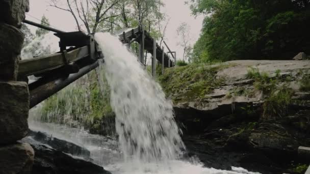 Água Passando Por Moinho Velho Rio Madeira Strommensaga Noruega — Vídeo de Stock