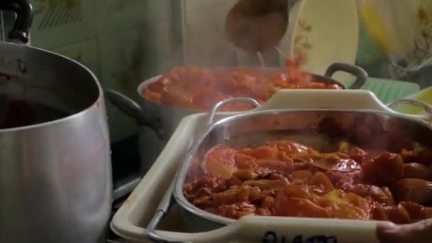 Tomates Cocinados Lentamente Material Archivo — Vídeo de stock