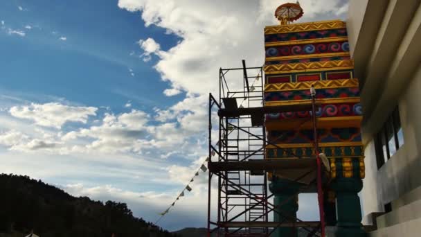 Baugerüst Der Seite Der Stupa Red Feather Lakes — Stockvideo