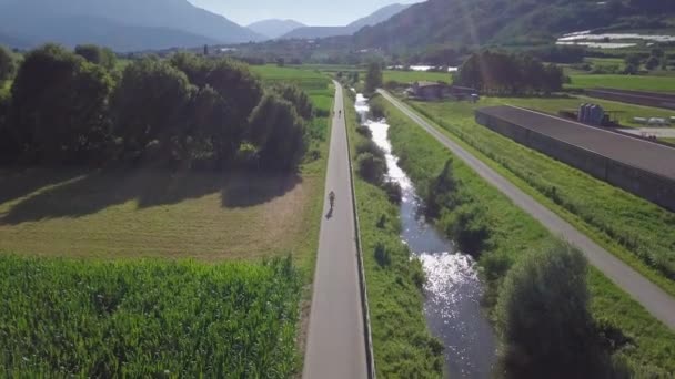 Letecký Panoramatický Výhled Sugana Valley Itálie Drone Statické Naklápění Dolů — Stock video