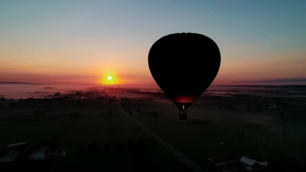 Hot Air Balloons Taking Foggy Autumn Morning — Vídeo de Stock