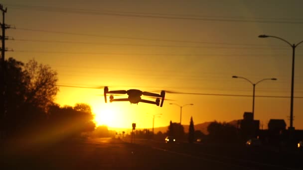 Drón Repülő Lebegő Arany Napkelte Vagy Naplemente Háttér Lassú Mozgás — Stock videók