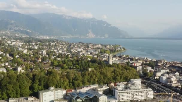 Högt Flyg Över Vevey Lmansjön Och Alperna Bakgrunden Vaud Schweiz — Stockvideo