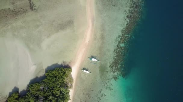 Vista Aérea Ilha Com Barra Areia Longa Que Leva Outra — Vídeo de Stock