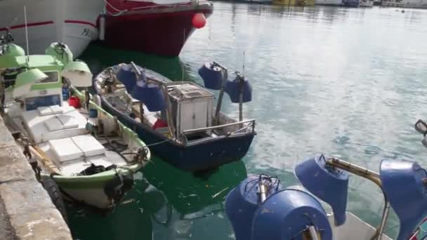 Trash Boats Port — Stock Video