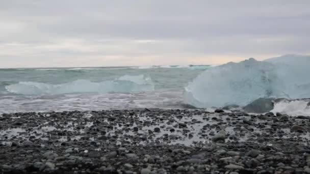 Unique Blue Icebergs Glacier Lagoon — Stockvideo