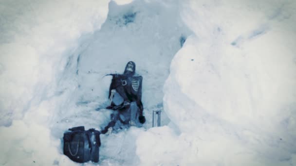 Descubrimiento Tumba Antigua Cueva Hielo — Vídeos de Stock