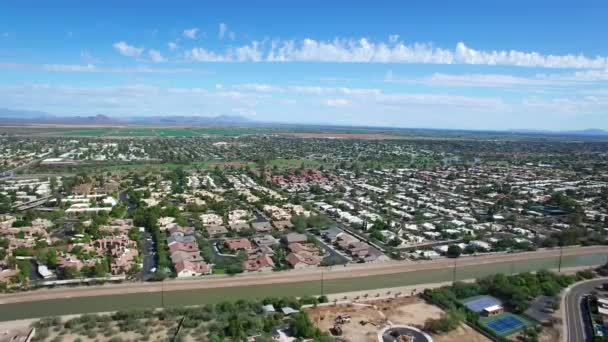 Drone Footage Tilt Arizona Canal Scottsdale Arizona — Wideo stockowe