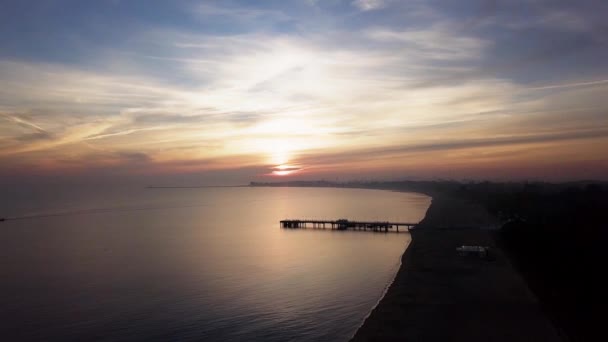 Drone Footage Sunrise Sea Drone Descending Beautiful Colours Peaceful Scenery — Stockvideo