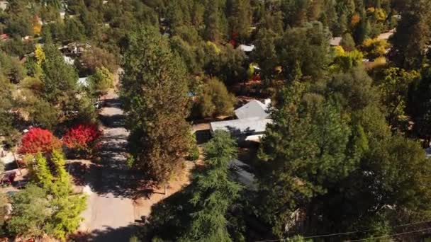 Residential Houses Mountain Community Slow Panning Overhead Aerial View — Stock Video