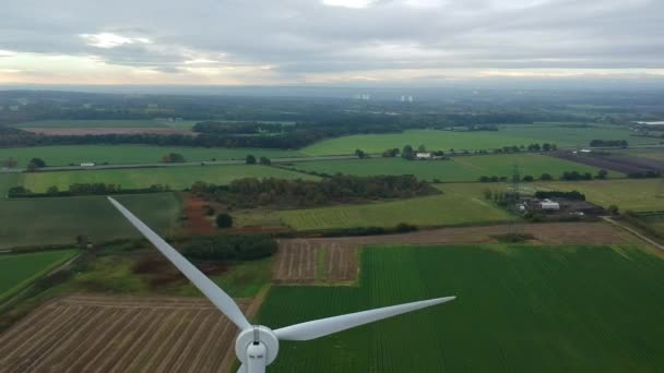 Slow Descending Reveal Wind Turbine British Countryside — Stock Video