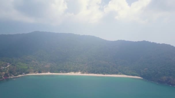 Aerial View Ocean Incredible Island Beach Trees Thailand Camera Tracking — Vídeos de Stock