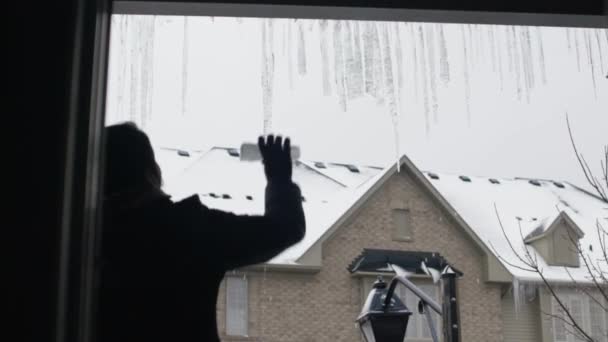 Woman Knocks Icicles Gutters Slow Motion Throwing Piece Ice — 비디오