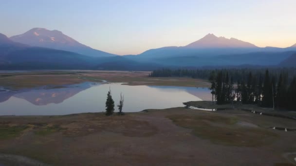 Sunrise Aerial View Sparks Lake Oregon — Wideo stockowe