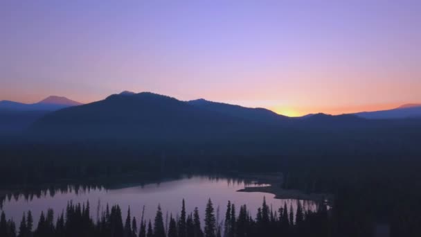 Aerial Sunrise Sparks Lake Oregon — Wideo stockowe
