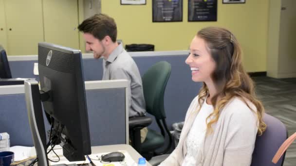 Two Young Professionals Talking Laughing While Working Computers Cubicles — Stock videók