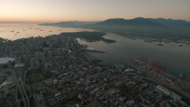 Aerial Wide Shot Vancouver Eastside Docks Countinue Dusk — Stock Video