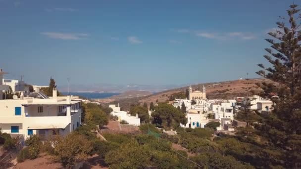 Drone Aérien Tirant Arrière Village Lefkes Grèce Révélant Des Arbres — Video