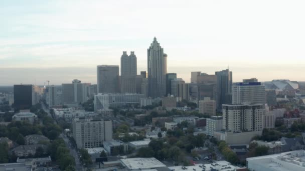 Drone Shot Downtown Atlanta Patrząc Południe Śródmieścia Uhd — Wideo stockowe