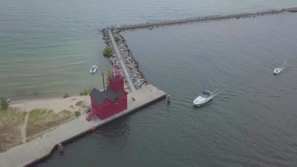 Aerial View Holland Harbour Light Big Red Lighthouse Surrounding Area — Vídeo de stock