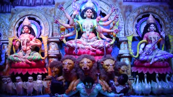 Πολύχρωμο Γλυπτό Της Ινδικής Θεάς Durga Και Άλλες Θεές Στην — Αρχείο Βίντεο