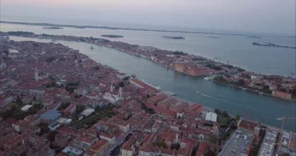 Tiro Aéreo Largo Mover Para Giudecca Cima Crepúsculo Veneza Itália — Vídeo de Stock