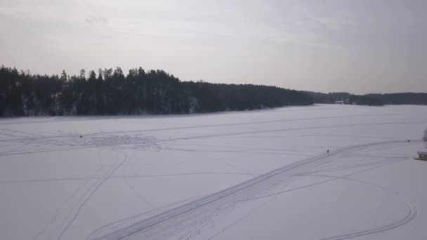 Disparo Aéreo Que Sube Lentamente Para Revelar Inmensidad Lago Congelado — Vídeos de Stock