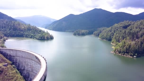 Romanya Büyük Bir Baraj Projesi Üzerine Yaylım Ateşi Açıldı — Stok video