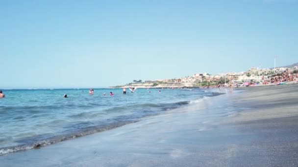 关闭Tenerife岛西班牙Costa Adeje的Fanabe海滩 — 图库视频影像