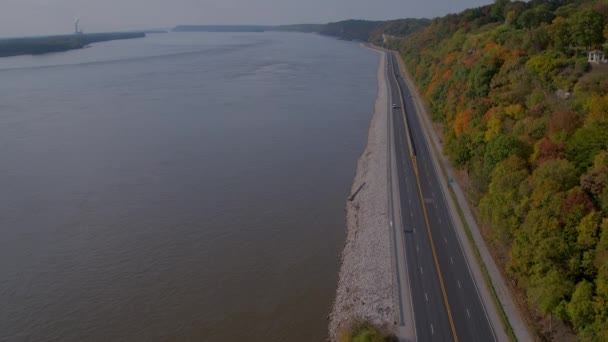 Flyg Nedstigning Över Great River Road Illinois Höst När Vit — Stockvideo