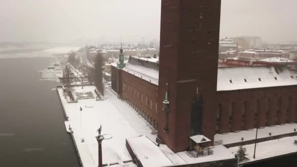 Sideways Aerial Panning Footage Stockholm City Hall Sweden — Vídeo de Stock