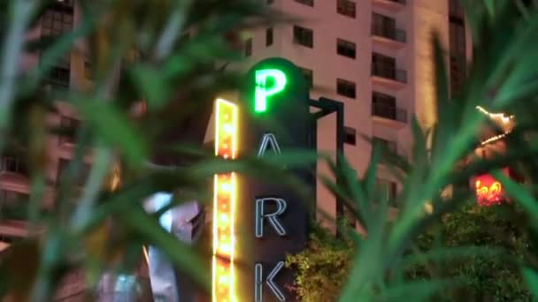 Neon Park Sign Downtown Las Vegas — стоковое видео