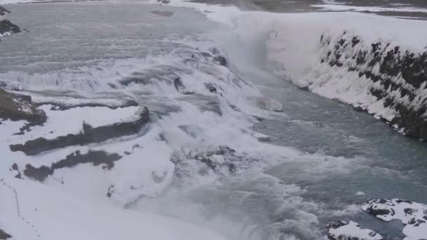 Static Wide Shot Gullfoss Waterfall Gorge Dark Cloudy Snowy Autumn — Stock videók