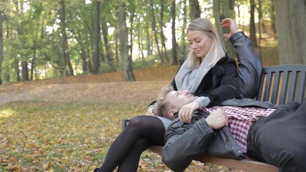 Beautiful Young Couple Love Kiss Park Bench — Stock Video