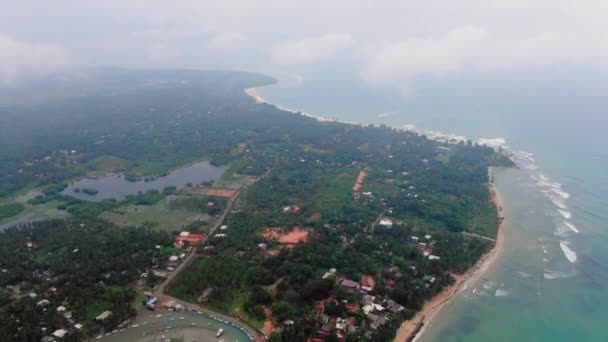 Aerial Drone Shot Paradise Coast Zoom Trincomalee City Cloudy Day — ストック動画